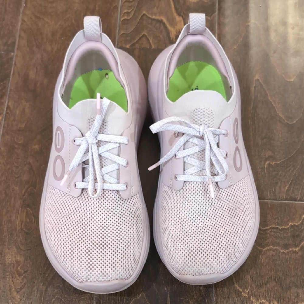 Women's Oomy Stride Stardust Pink/White - Size W9.5